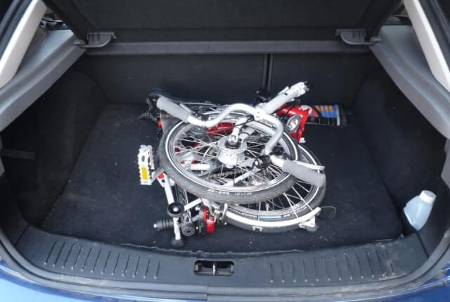 bike in car trunk